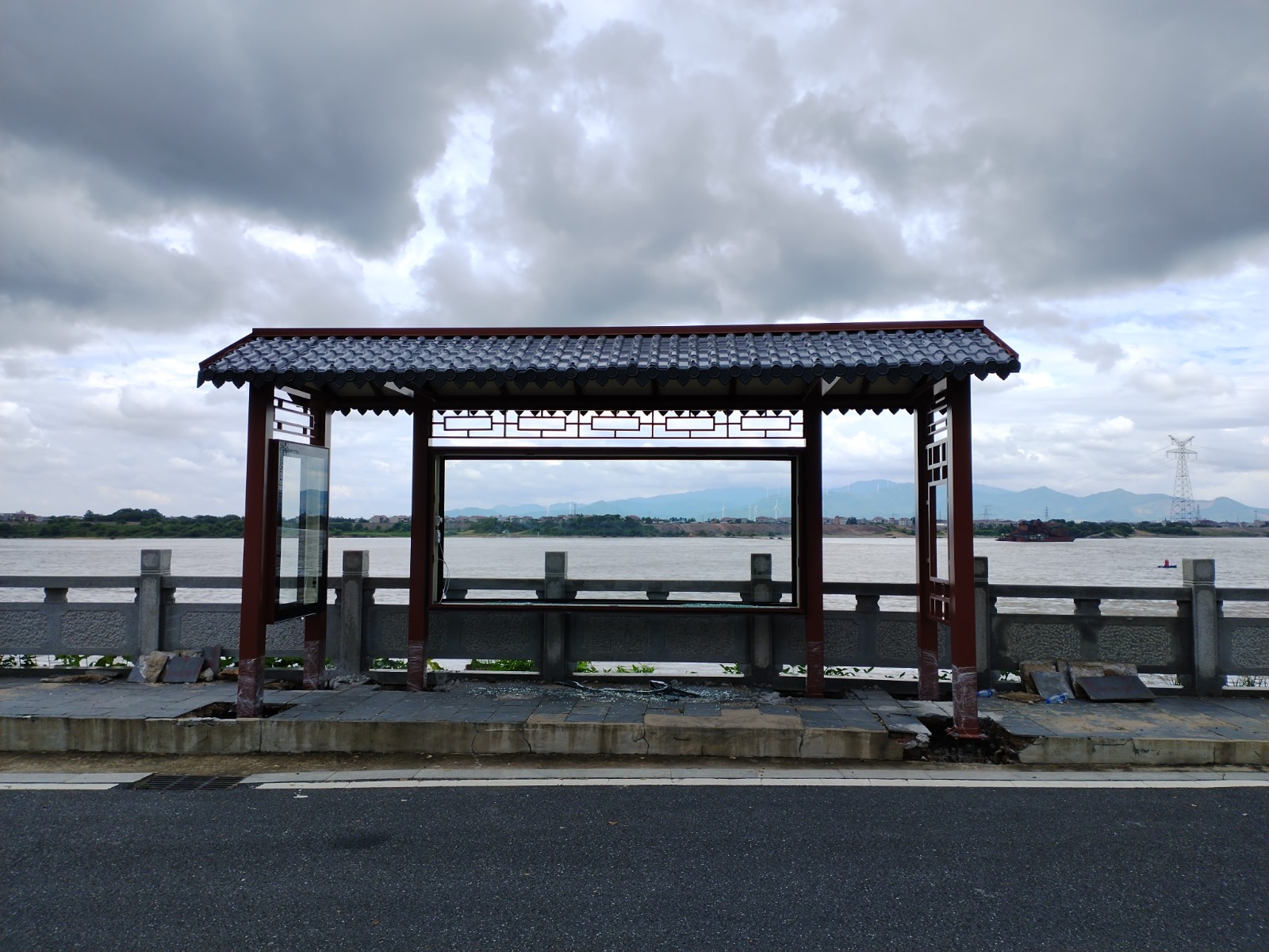 新干仿古候车亭